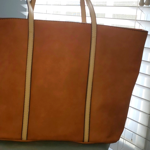 NEW Tote - Picture 3 of 13